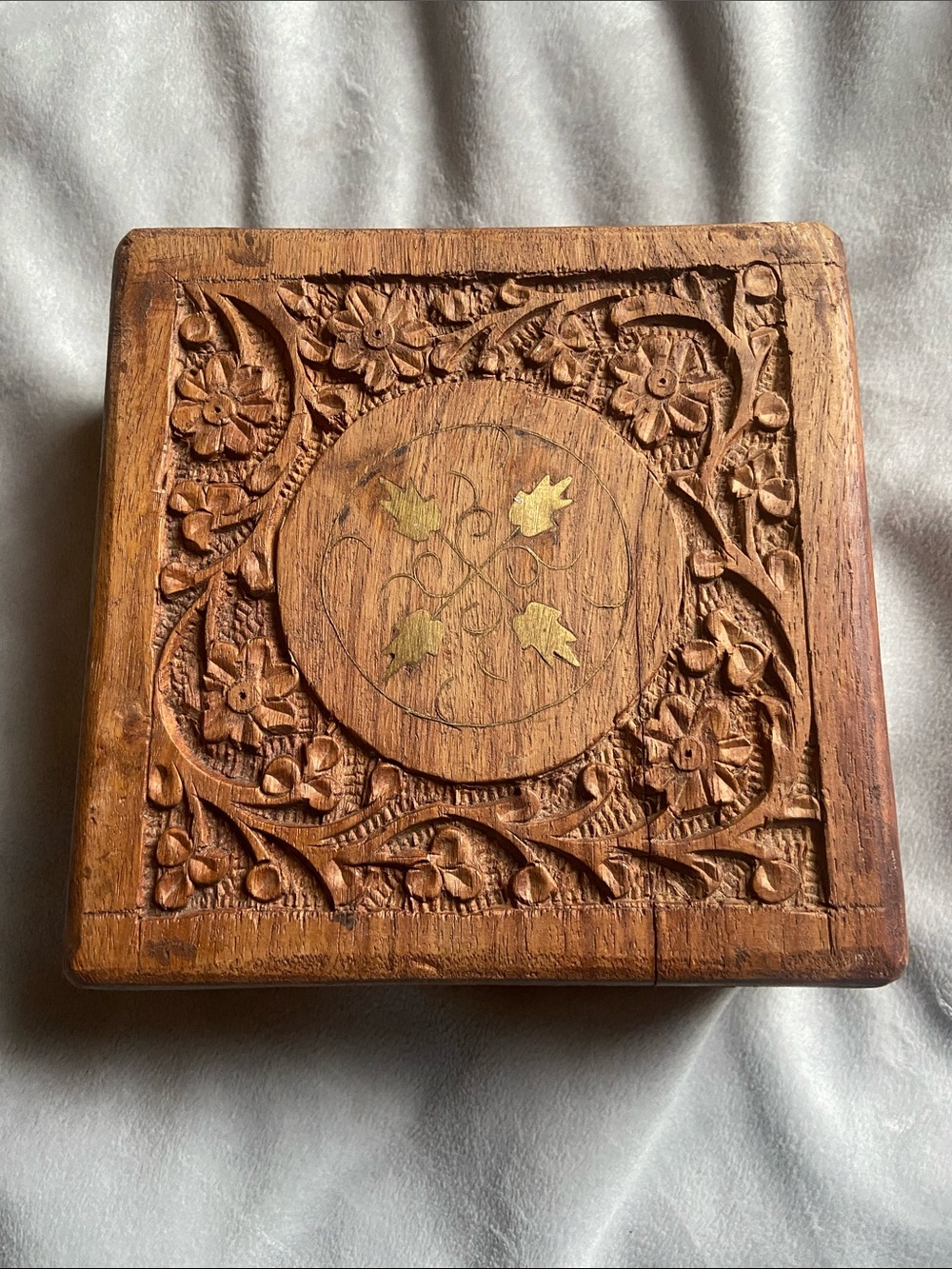 Vintage Hand Carved Wood Jewelry Box Brass Inlay Floral Lined Made In India